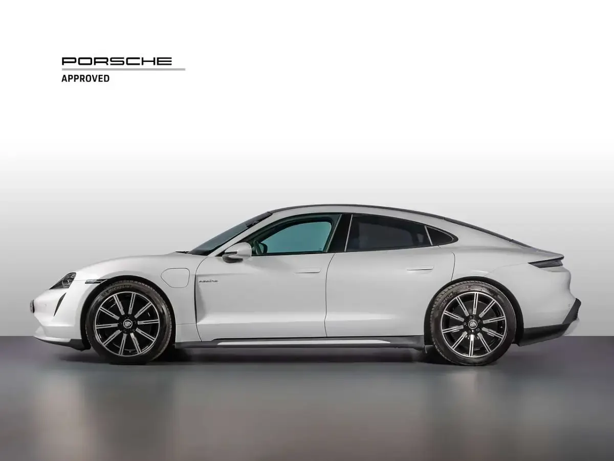 Usata Porsche Taycan 141 kW (193 CV) 2021 Bianco carrara metallizzato Berlina