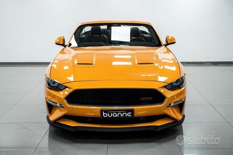 Usata Ford Mustang GT Convertible 450 CV (330 kW) 2023 Dallas orange perlato metall Cabrio