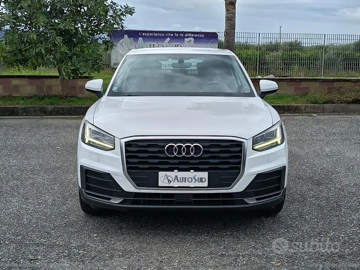 Usata Audi Q2 Business 116 CV (85 kW) 2017 Bianco SUV