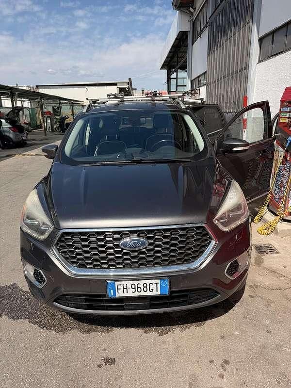 Usata Ford Kuga Vignale 150 CV (110 kW) 2017 SUV