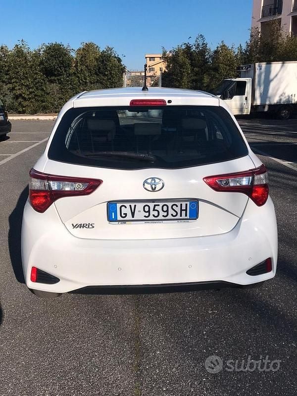Usata Toyota Yaris Active 72 CV (52 kW) 2020 Bianco Berlina