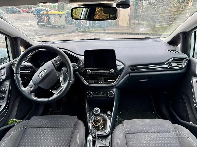 Begagnad Ford Fiesta 86 HK (63 kW) 2021 Vit Halvkombi
