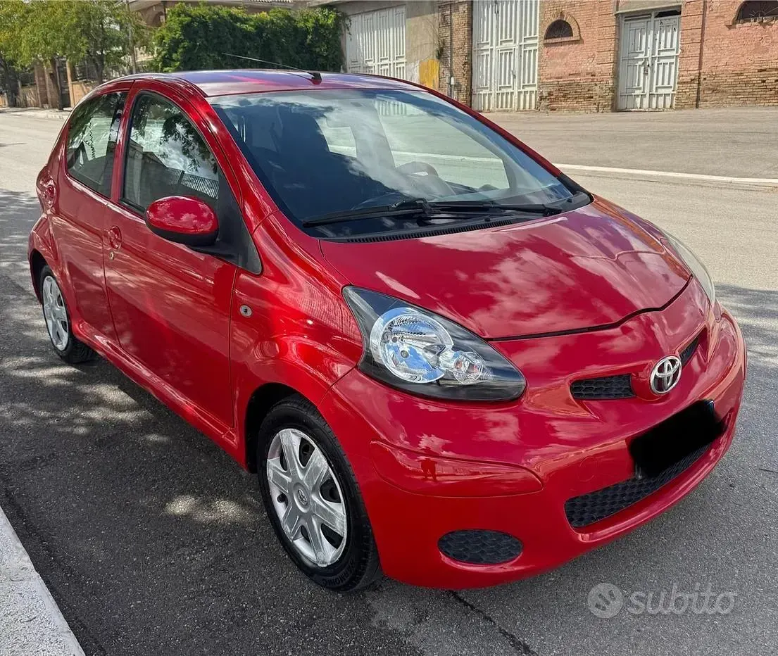 Usata Toyota Aygo 68 CV (50 kW) 2011 Utilitaria