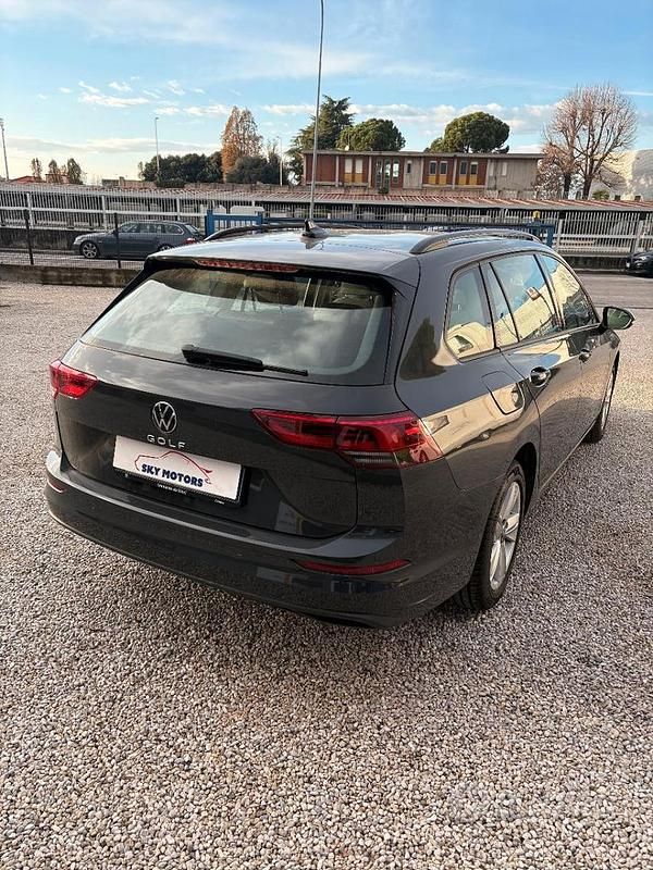Usata VW Golf VIII Comfortline 116 CV (85 kW) 2022 Grigio Station wagon