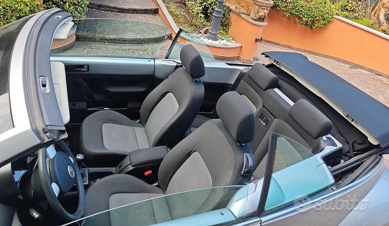 Usata VW New Beetle 102 CV (75 kW) 2008 Grigio Utilitaria