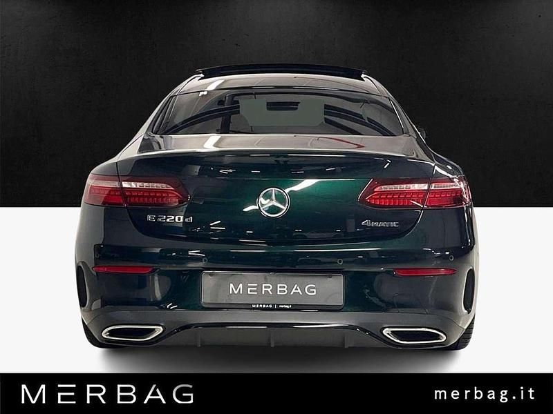 Usata Mercedes E220 Premium 194 CV (142 kW) 2022 Verde Coupé