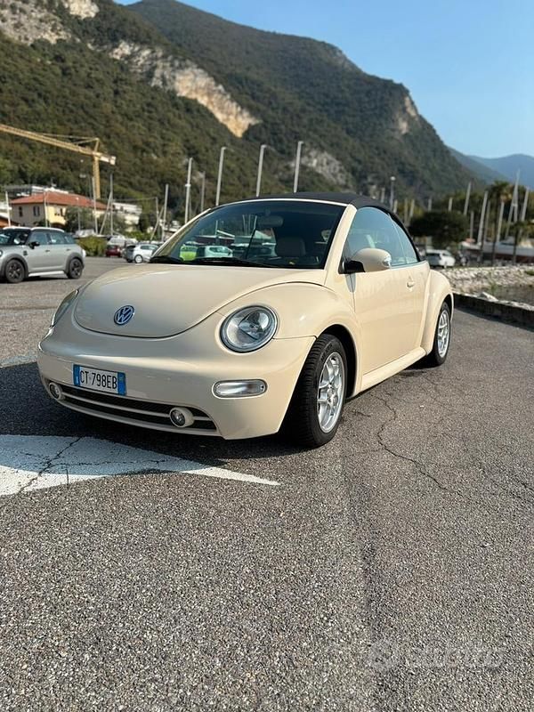 Bianco Usata 2005 VW Beetle Cabrio | 8000 € (Cara) - Immagine 1/4