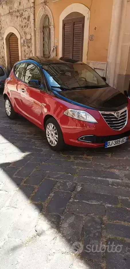Usata Lancia Ypsilon 95 CV (69 kW) 2015 Rosso Utilitaria