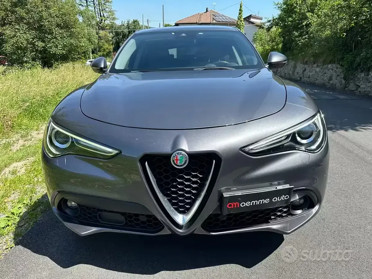 Usata Alfa Romeo Stelvio Executive 210 CV (154 kW) 2017 Grigio SUV