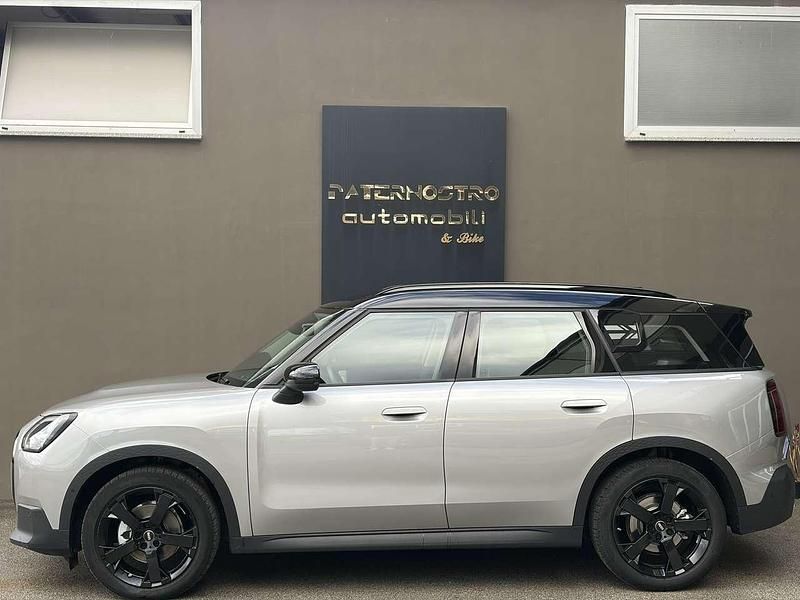Usata Mini Cooper Countryman Favoured 163 CV (119 kW) 2025 Grigio SUV
