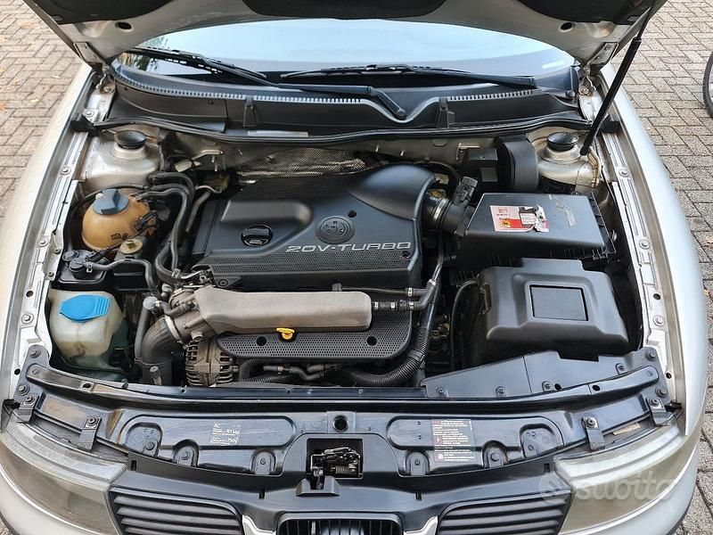 Argento Usata 2001 Seat Leon Sport Tre volumi | 2000 € - Immagine 1/4