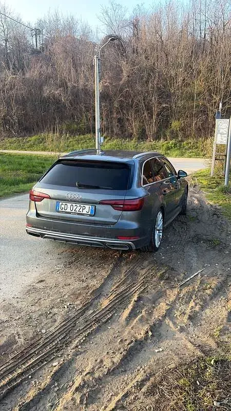 Usata Audi A4 Design 190 CV (139 kW) 2020 Grigio Station wagon