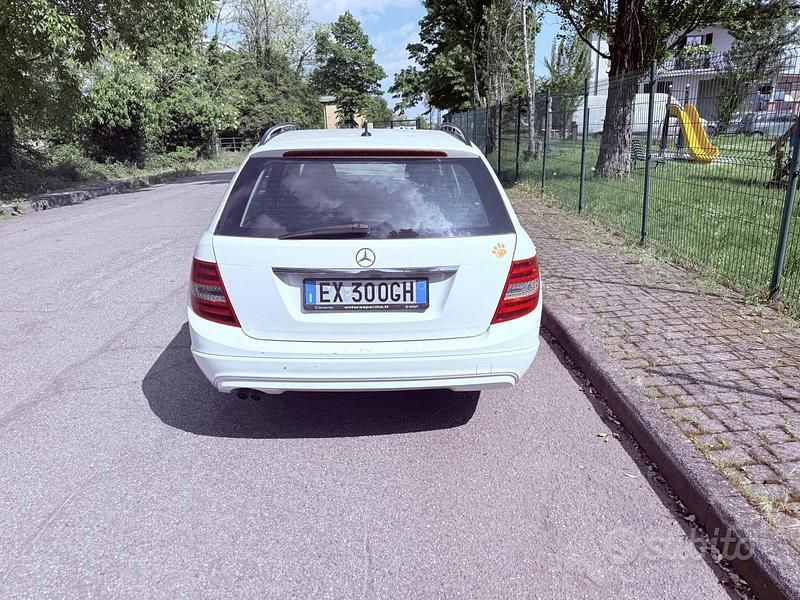 Usata Mercedes C220 120 CV (88 kW) 2014 Bianco Station wagon