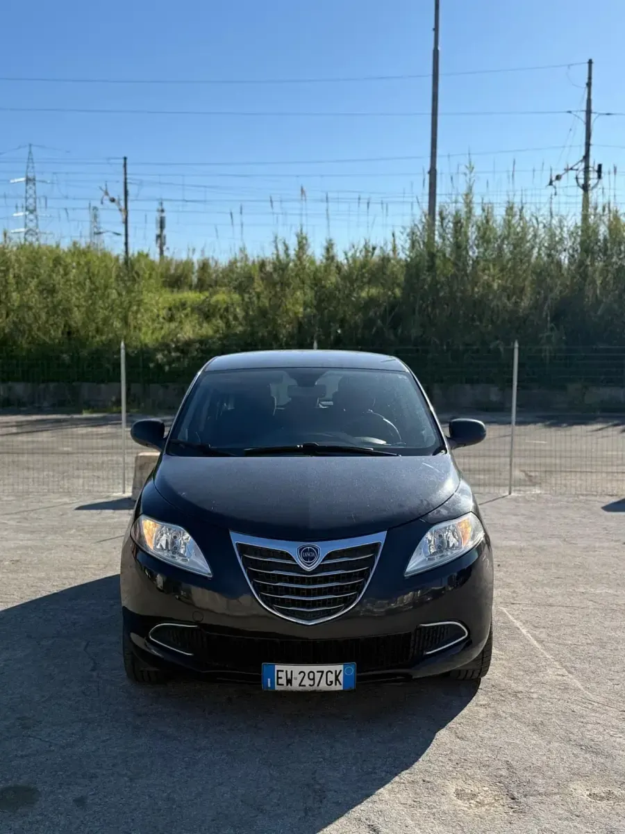 Usata Lancia Ypsilon S 95 CV (69 kW) 2014 Nero Utilitaria
