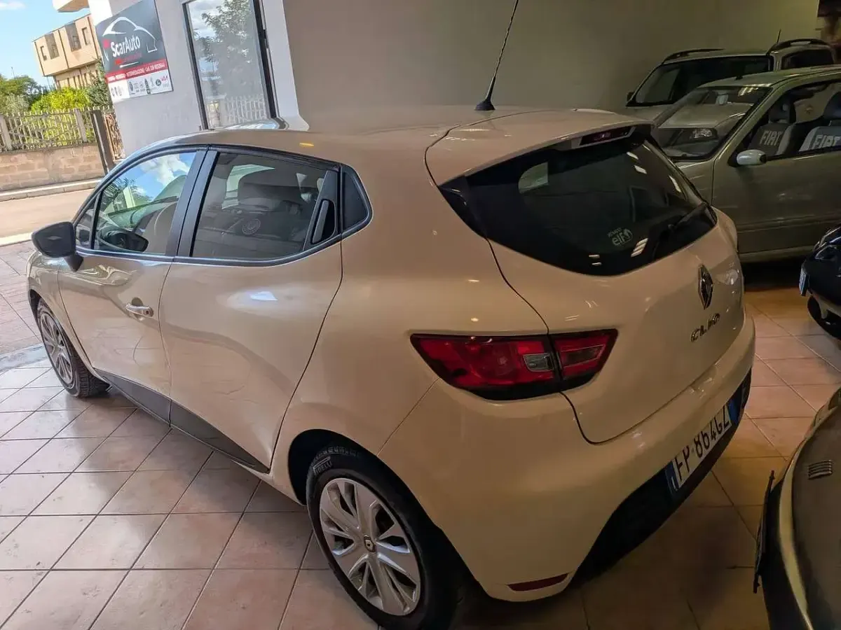 Usata Renault Clio IV 75 CV (55 kW) 2018 Beige Berlina
