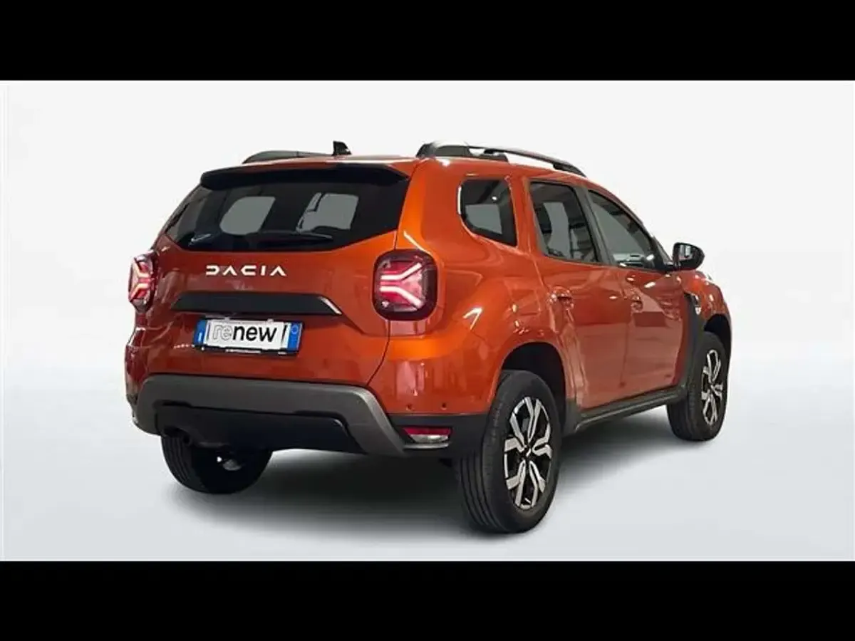 Usata Dacia Duster Journey 101 CV (74 kW) 2023 Arancio SUV