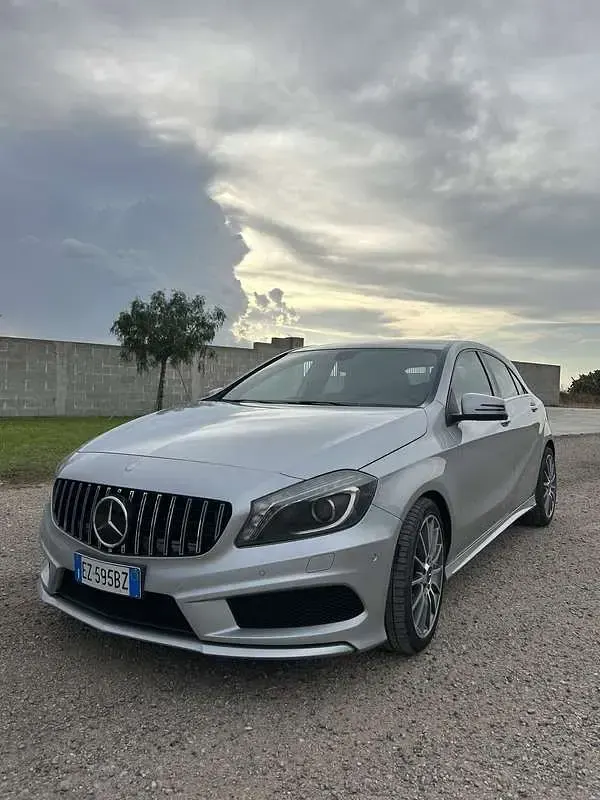 Usata Mercedes A200 Executive 136 CV (100 kW) 2015 Grigio Utilitaria