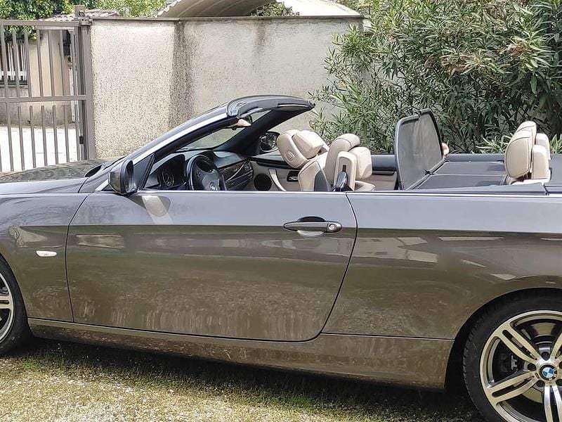 Usata BMW 330 Cabriolet 245 CV (180 kW) 2010 Cabrio