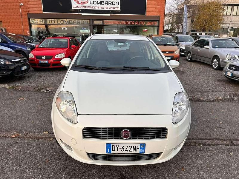 Usata Fiat Grande Punto Dynamic 77 CV (56 kW) 2009 Bianco Utilitaria