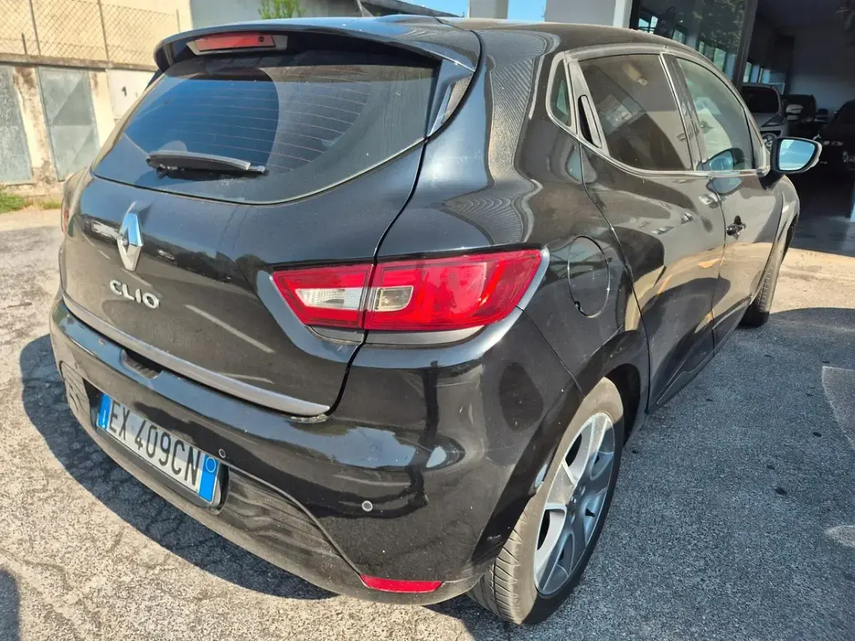 Usata Renault Clio IV 72 CV (52 kW) 2014 Nero Berlina