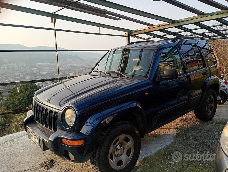 Usata Jeep Cherokee 2004 Blu SUV