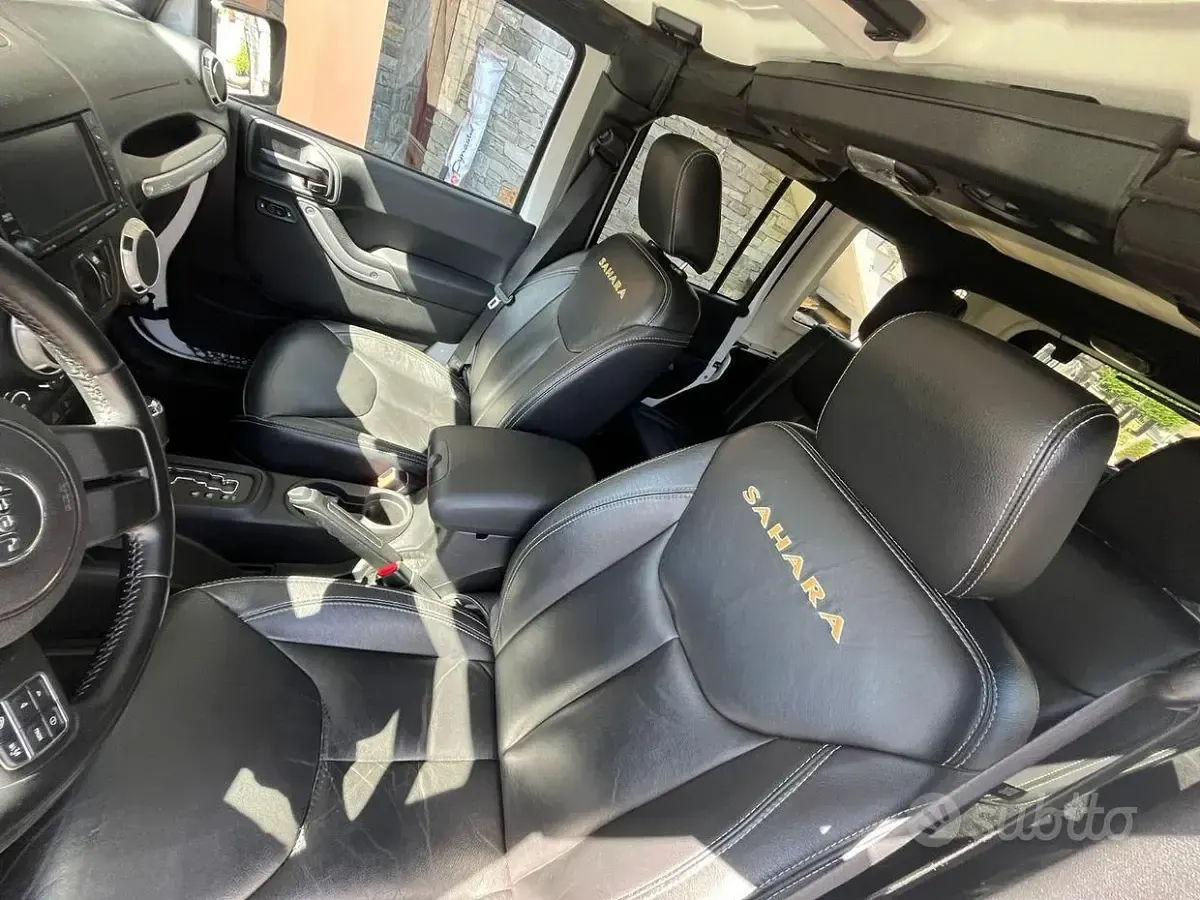 Usata Jeep Wrangler Unlimited Sahara 200 CV (147 kW) 2015 Bianco SUV