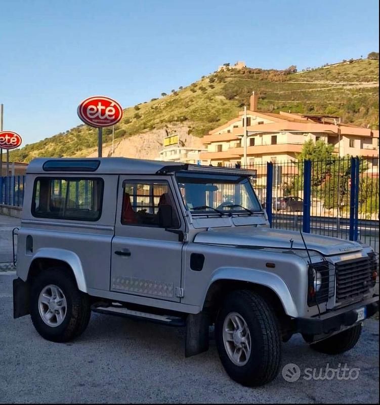 Usata 2003 Land Rover Defender SUV | 27.000 € (Buon prezzo) - Immagine 1/2