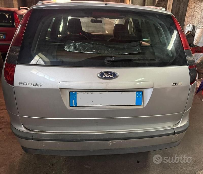 Usata Ford Focus Style 110 CV (80 kW) 2007 Grigio Station wagon