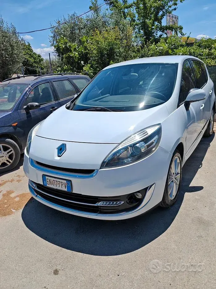 Usata Renault Scénic III 130 CV (95 kW) 2012 Bianco Monovolume