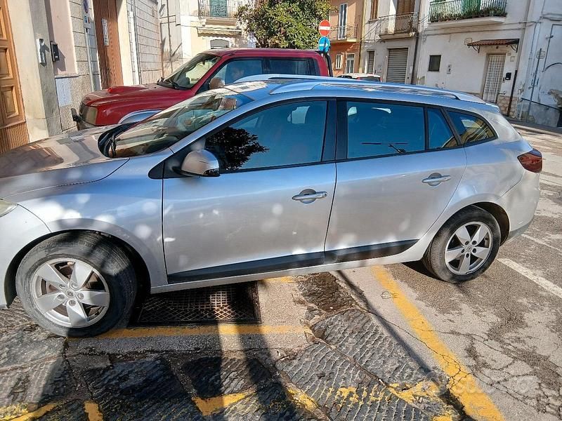 Usata Renault Mégane GrandTour 110 CV (80 kW) 2011 Grigio Station wagon