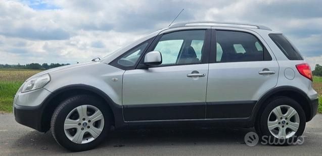 Grigio Usata 2008 Fiat Sedici SUV | 1500 € (Ottimo prezzo) - Immagine 1/4