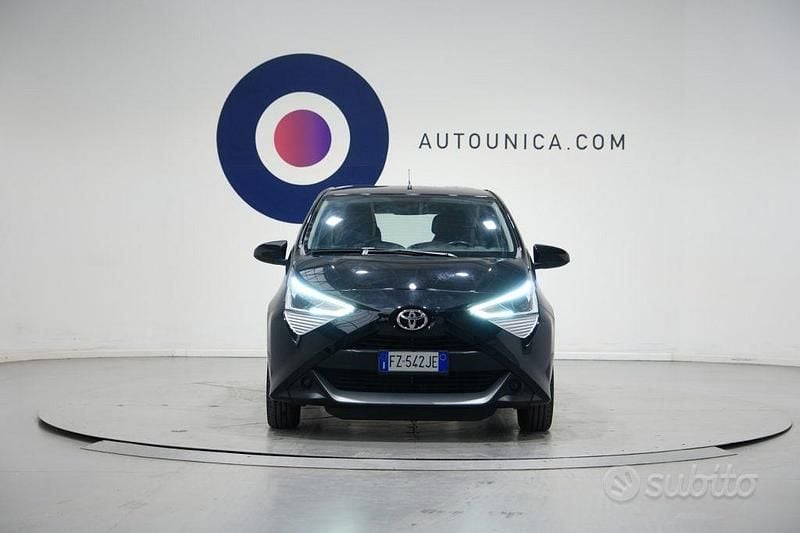 Usata Toyota Aygo Connect Style 72 CV (52 kW) 2019 Nero Utilitaria