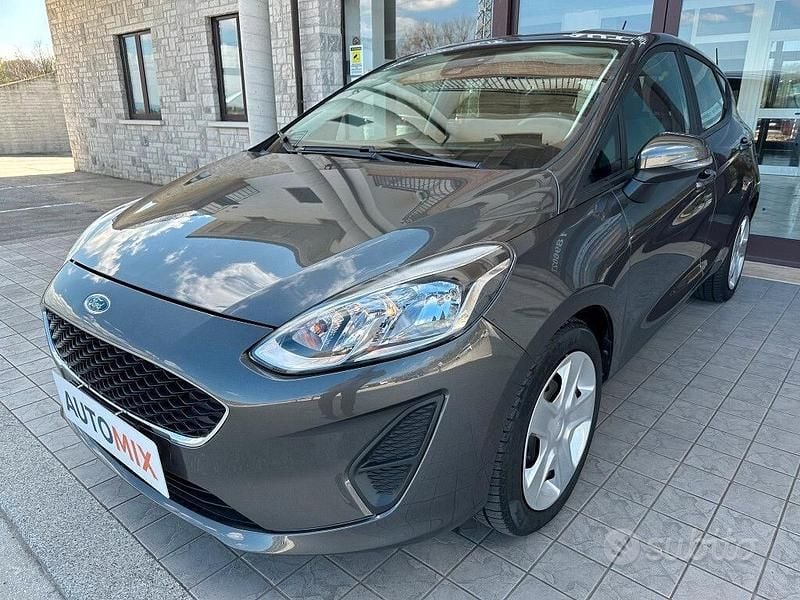 Usata Ford Fiesta 86 CV (63 kW) 2018 Grigio Berlina