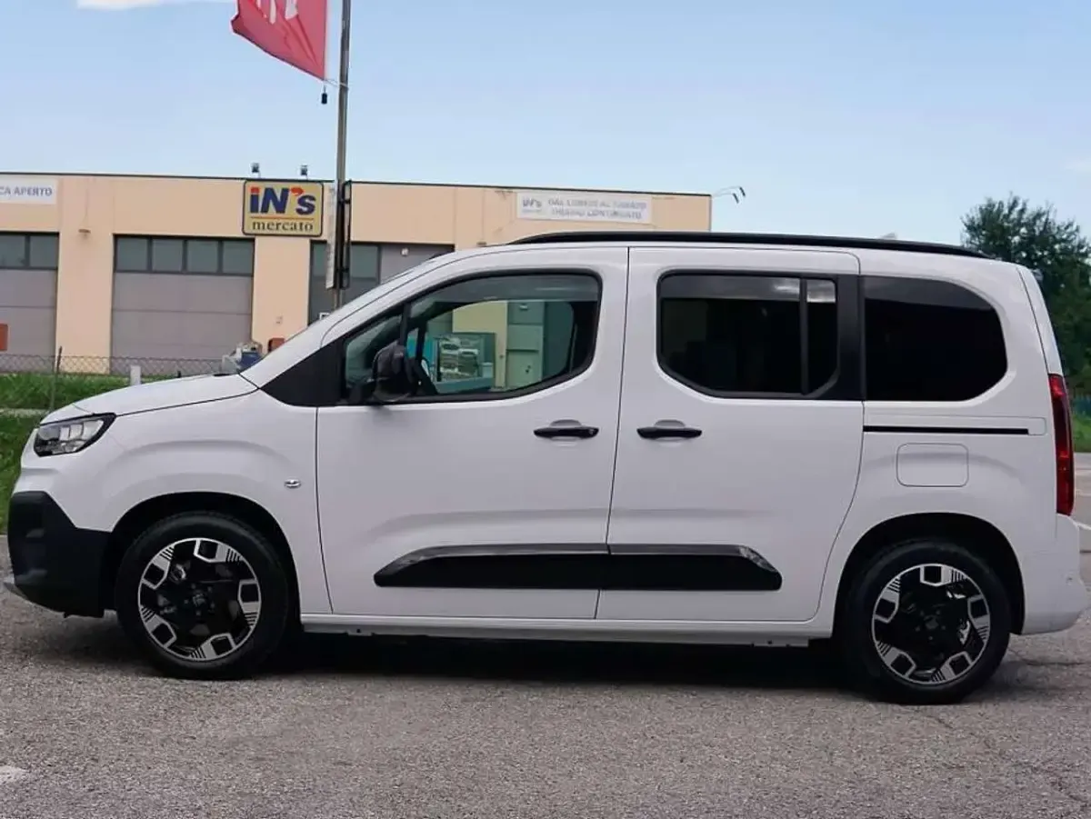 Nuova Fiat Doblò 101 CV (74 kW) 2025 Bianco Monovolume