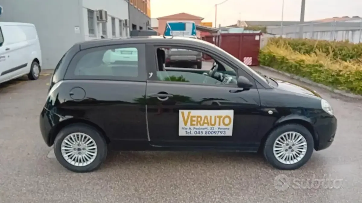 Usata Lancia Ypsilon 60 CV (44 kW) 2009 Nero Utilitaria