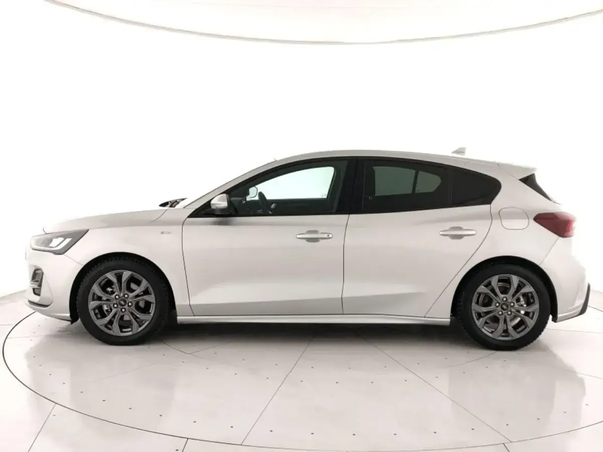 Usata Ford Focus ST-Line 125 CV (91 kW) 2025 Argento Utilitaria
