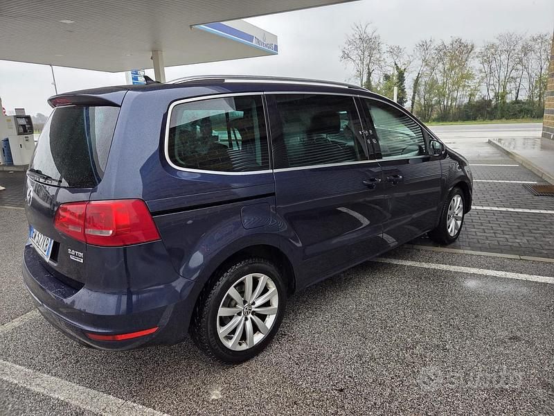 Begagnad VW Sharan 140 HK (102 kW) 2014 Blå Minibuss