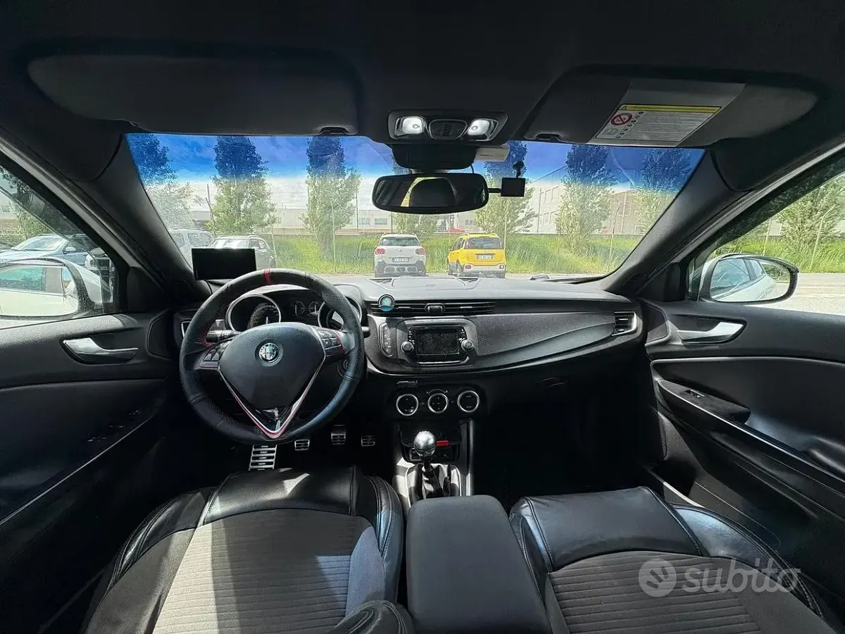 Usado Alfa Romeo Giulietta 150 CV (110 kW) 2014 Blanco Utilitario