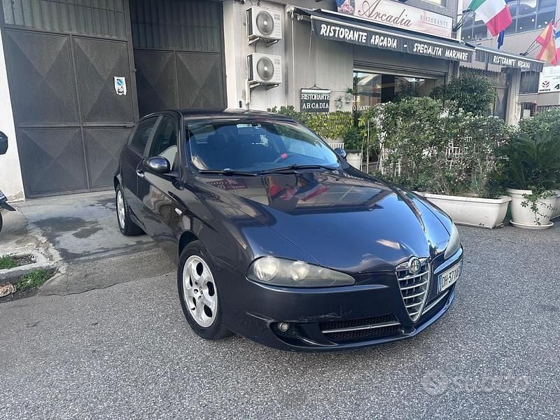 Usata Alfa Romeo 147 Exclusive 150 CV (110 kW) 2007 Nero Utilitaria