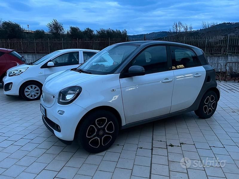 Usata Smart ForFour Prime 71 CV (52 kW) 2017 Bianco Utilitaria