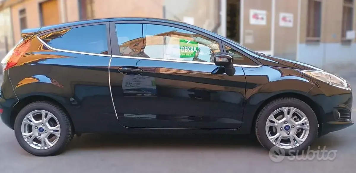 Usata Ford Fiesta Titanium 95 CV (69 kW) 2016 Nero Utilitaria