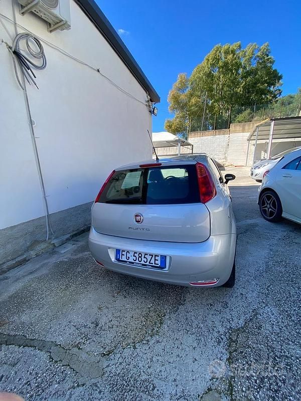 Usata Fiat Punto Street 95 CV (69 kW) 2017 Grigio Utilitaria