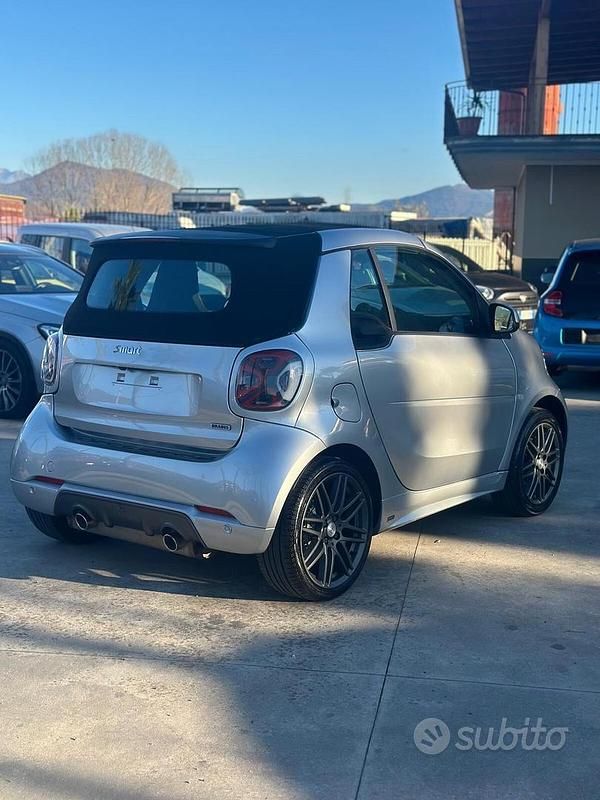 Usado Smart ForTwo Cabrio Brabus 109 CV (80 kW) 2019 Gris Descapotable