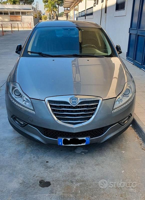 Usata Lancia Delta 120 CV (88 kW) 2011 Grigio Utilitaria