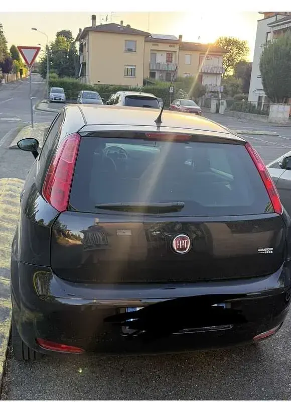 Usata Fiat Grande Punto 77 CV (56 kW) 2018 Nero Utilitaria