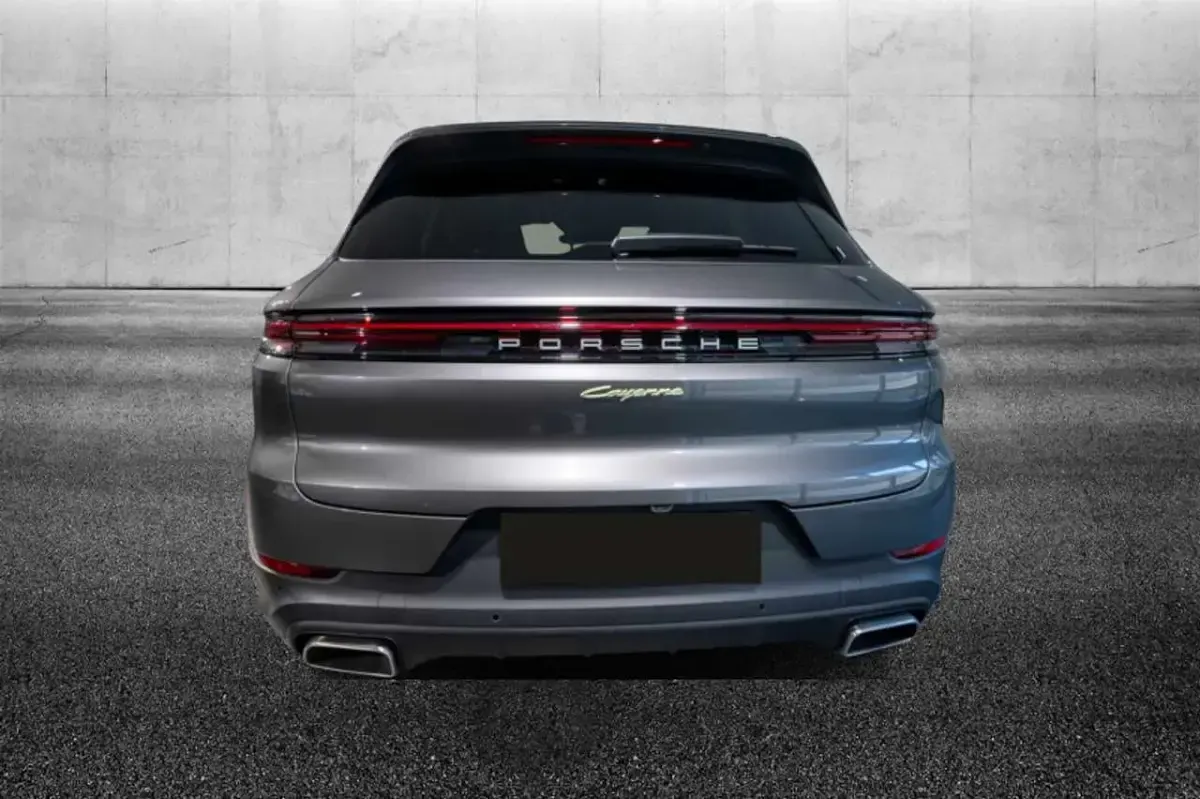 Usata Porsche Cayenne 470 CV (345 kW) 2024 Grigio SUV