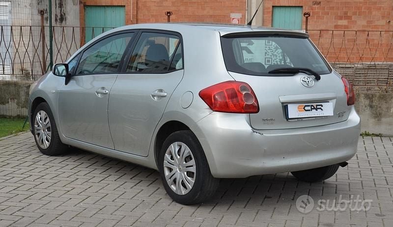 Usata Toyota Auris Sol 126 CV (92 kW) 2007 Grigio Utilitaria