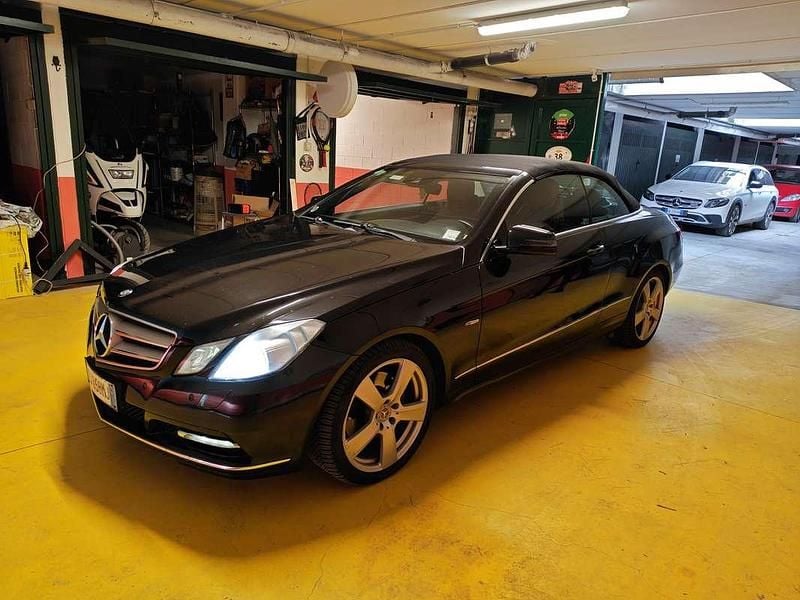 Usata Mercedes E350 Avantgarde 231 CV (169 kW) 2011 Nero Cabrio