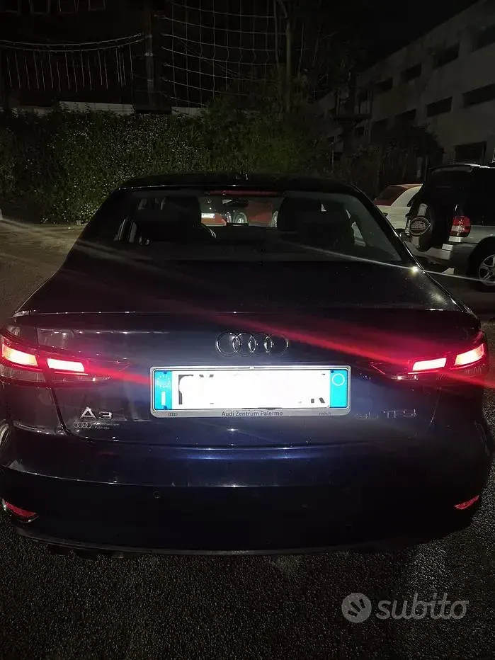 Usata Audi A3 Business 116 CV (85 kW) 2019 Blu Berlina