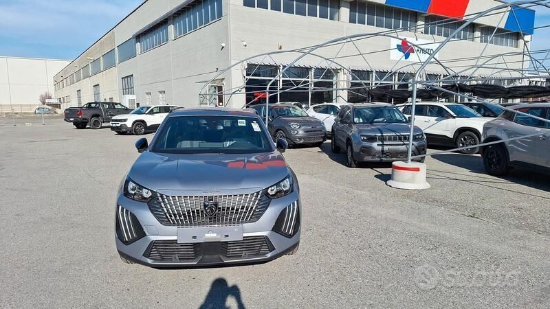 Nuova Peugeot 2008 Allure 131 CV (96 kW) 2025 Grigio SUV